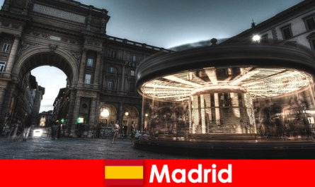 Мадрид, известный своими кафе и уличными торговцами, стоит того, чтобы отдохнуть в городе
