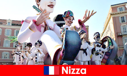 Туристическая достопримечательность в Ницце с детьми и замечательными достопримечательностями