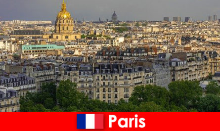 Туристам нравится центр Парижа с его выставками и художественными галереями