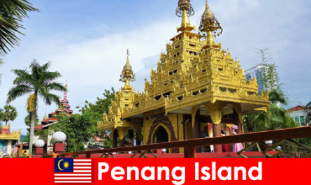 Лучшие впечатления для иностранных туристов в храмовых комплексах острова Пенанг