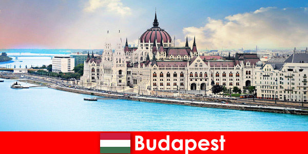 Будапешт красивый город с множеством достопримечательностей для туристов