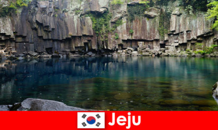 Экзотическое дальнее путешествие по красивым вулканическим ландшафтам Чеджу, Южная Корея