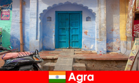 Поездка за границу в Агра, Индия в сельской деревенской жизни