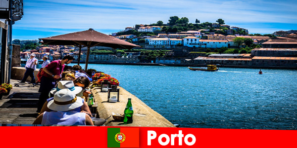 Направление для краткосрочных отдыхающих в великолепные рыбные рестораны в порту Порту, Португалия.