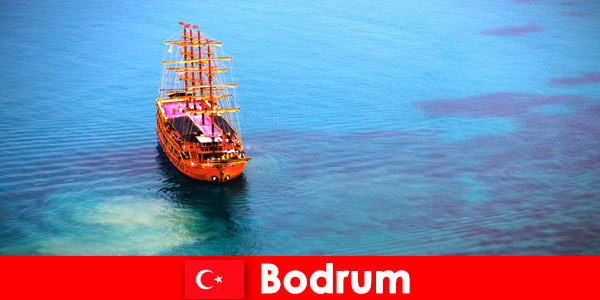 Клубная поездка для членов с друзьями в красивый Бодрум, Турция