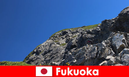 Приключенческая поездка в горы в Фукуока Япония для иностранных спортивных туристов