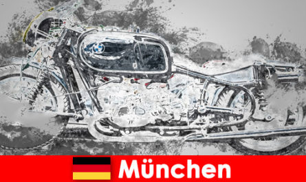 Моторный мир в Мюнхене, Германия, восхищает и трогает туристов со всего мира
