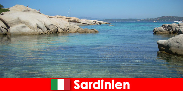 Сардиния Италия предлагает море, песок и чистое солнце для иностранцев