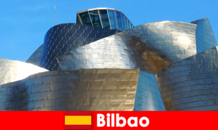 Внутренний совет Бильбао, Испания, предлагает юным путешественникам современную городскую культуру