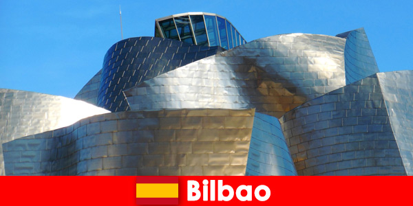 Внутренний совет Бильбао, Испания, предлагает юным путешественникам современную городскую культуру