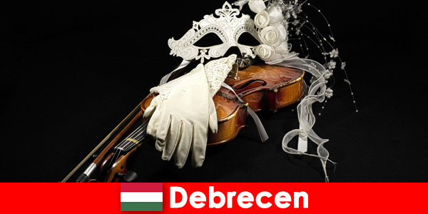 Традиционный театр и музыка в Дебрецене, Венгрия, обязательны для культурных путешественников
