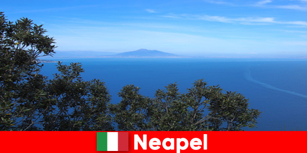Иностранцы любят жизнерадостность и гостеприимство Неаполя, Италия