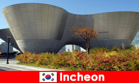 Иностранцы впечатлены современностью и древними традициями в Инчхоне, Южная Корея
