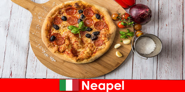 Оригинально или экзотично в Неаполе Италия, каждый гость найдет свой кулинарный вкус