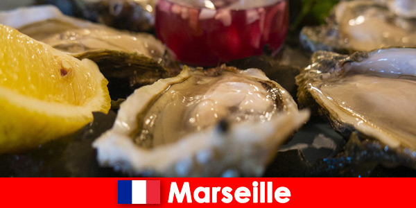Наслаждайтесь свежевыловленными морепродуктами и особым колоритом в Марселе, Франция