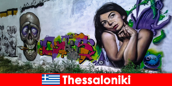 Уличные галереи с граффити популярны в Салониках, Греция