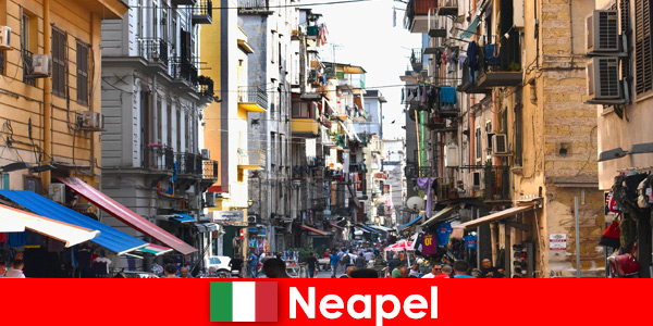 Прогулка по центру Неаполя Италия — это всегда чистая радость жизни
