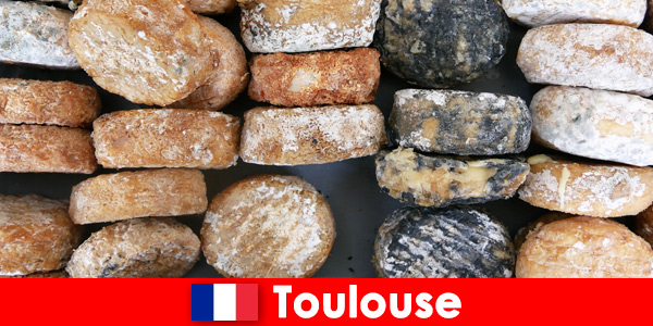 Туристы совершают кулинарное кругосветное путешествие в Тулузе, Франция