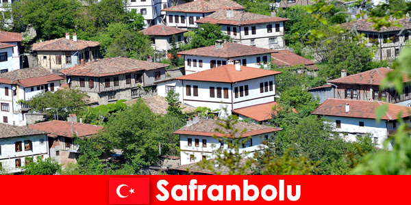 Старые фахверковые дома в Сафранболу, Турция, приглашают вас помечтать