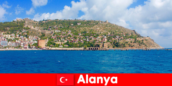 Отдых в Алании, Турция, с идеальным средиземноморским климатом для купания