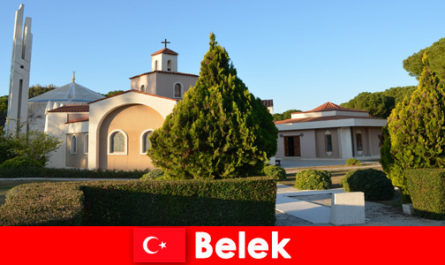 Пляжный отдых с множеством мероприятий объединяет гостей в Белеке, Турция