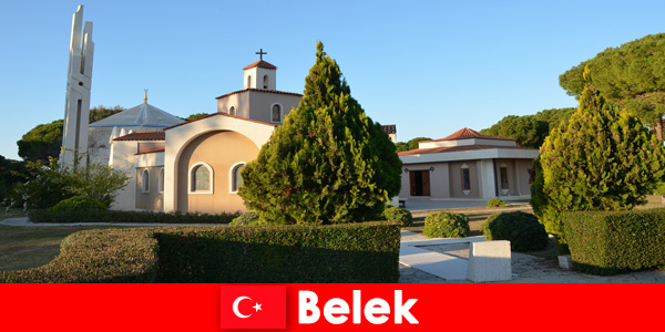 Пляжный отдых с множеством мероприятий объединяет гостей в Белеке, Турция