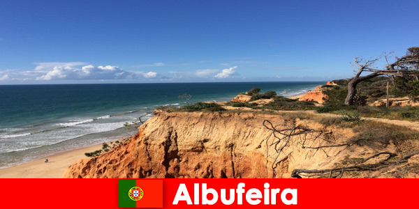 Бег и ходьба — самые популярные занятия в прибрежном городе Албуфейра, Пор-тугалия