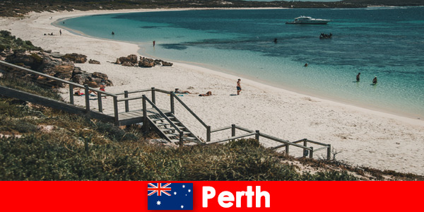 Забронируйте отпускные предложения для путешественников заранее с отелем и рейсом в Перт, Австралия