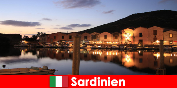 Сардиния в Италии предлагает захватывающую дух картину этого прекрасного острова как вечером, так и днем