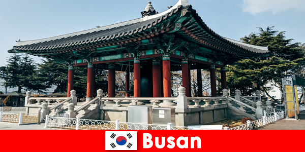 Украшенные храмы в Пусане, Южная Корея, всегда стоит увидеть