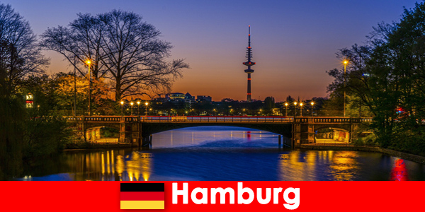 Гамбург в Германии приглашает туристов в город каналов