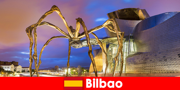Специальный городской отдых для культурных туристов со всего мира в Бильбао, Испания